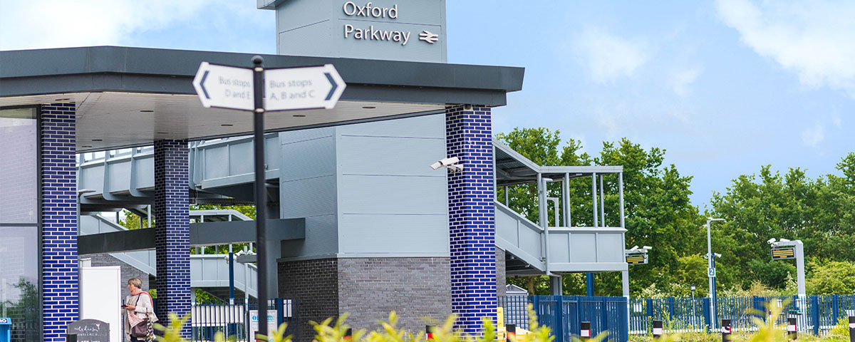 Oxford Parkway train station
